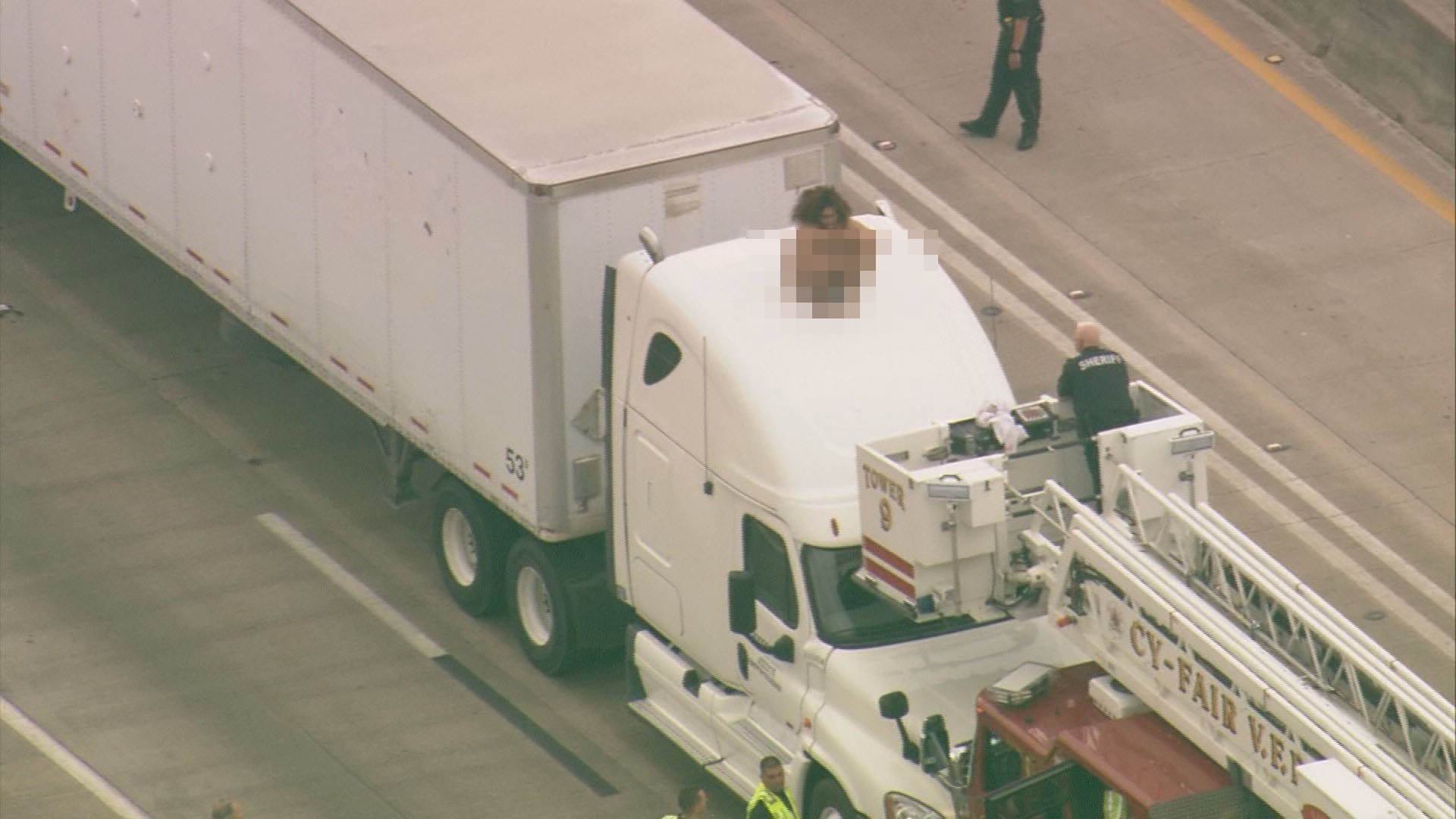 Naked dancing woman shuts down Highway 290 | 13wmaz.com